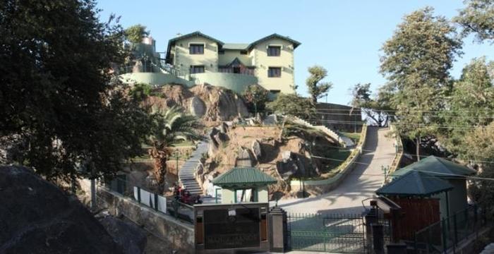 The Colonial Manek Manor